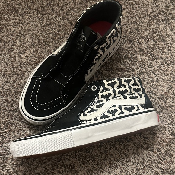 Vans Black and White Patterned Sneakers - Picture 2 of 5